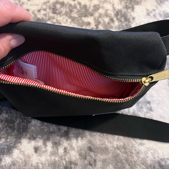Herschel fanny pack - Picture 2 of 2